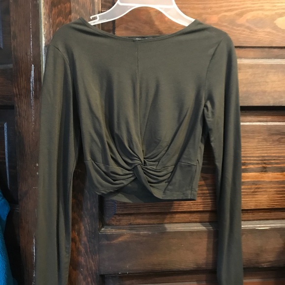 Tops - Front knot crop top